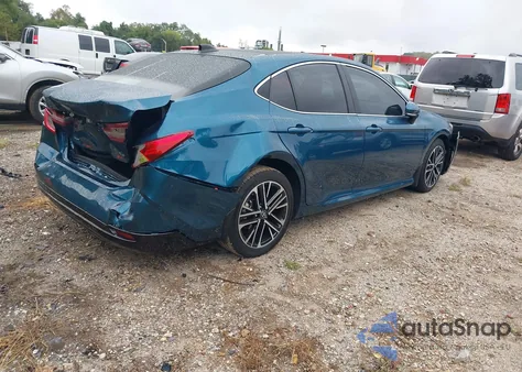 2025 Toyota Camry Xle z USA, uszkodzony, nr VIN 4T1DAACK9SU623187